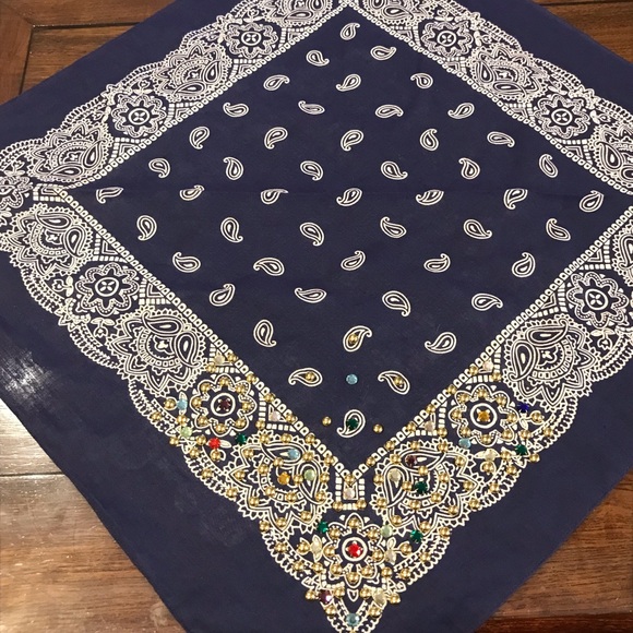 SAKS FIFTH AVENUE BEJEWELED SCARF - Picture 3 of 15
